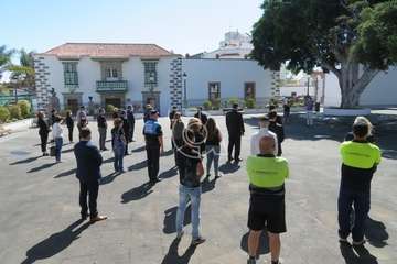 Telde guarda un emotivo minuto de silencio por las víctimas del Covid-19 (Foto TA)